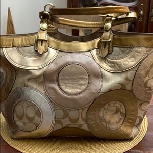 Like New AUTHENTIC Coach signature Logo Handbag